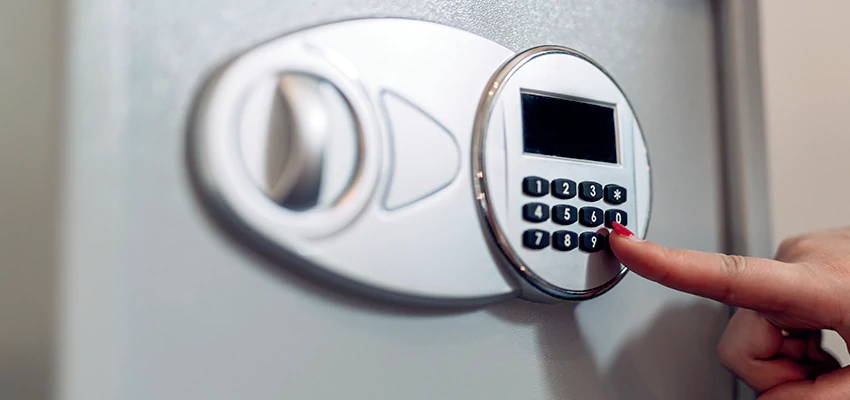 Jewelry Safe Cracking in Fort Myers, Florida
