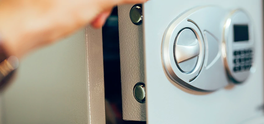 Fingerprint Safe Openers in Fort Myers