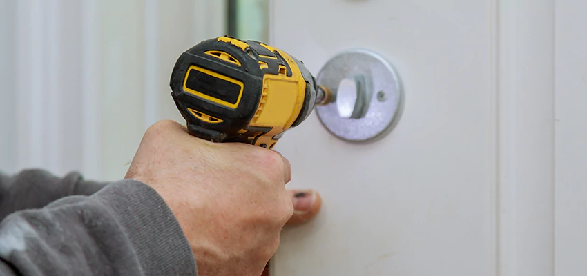 Street Locksmith For Smart Lock Repair in Fort Myers