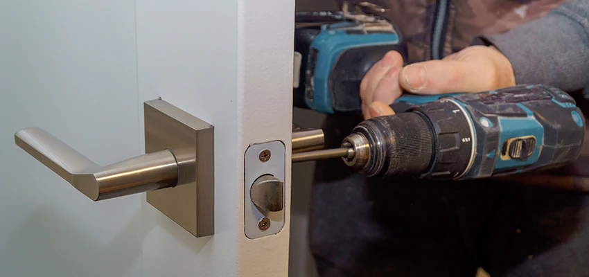 Broken Door Handle Lock Repair in Fort Myers, Florida